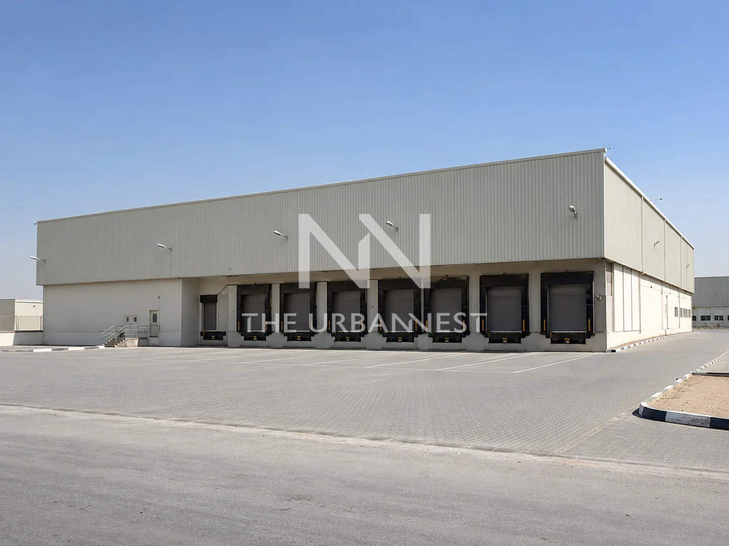 Warehouse with mezzanine offices — Al Quoz Industrial 3